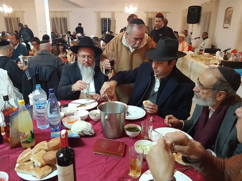 שירה וריקוד בהילולה — חגיגות ההילולה המסורתית